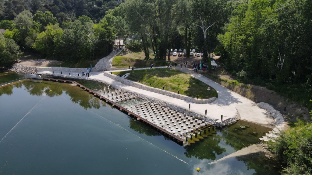 La nouvelle passe à poisson du seuil de Remoulins, vue par drone